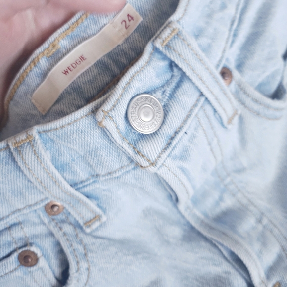 Levi's Light Wash High Rise Wedgie Skinny Ankle Jeans ✨️LIKE NEW✨️ - Picture 7 of 16